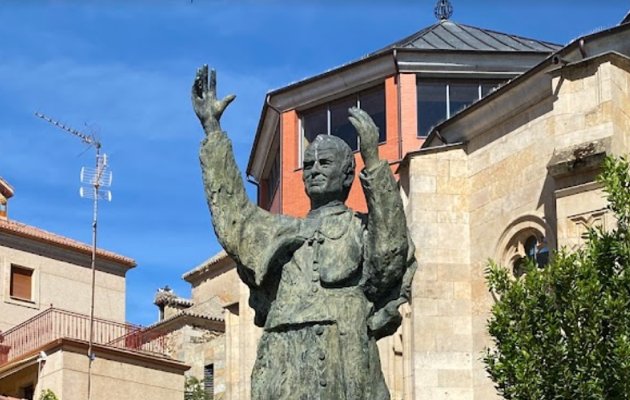 Imagen Estatua Juan Pablo II