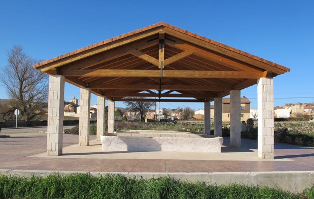 Vista lateral de los lavaderos de Fuentecén