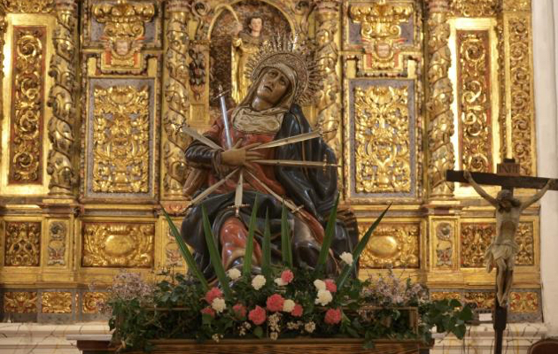Primer plano de la madre dolorosa en la iglesia de  San Mamés de Fuentecén