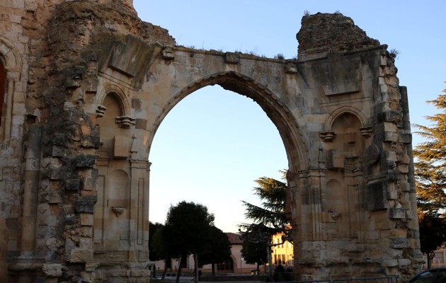 Imagen Restos del Monasterio Real de San Benito